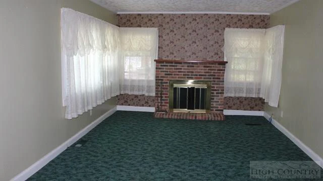 Image number 3 for the current listing