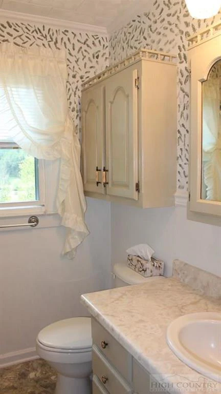 Image number 19 for the current listing