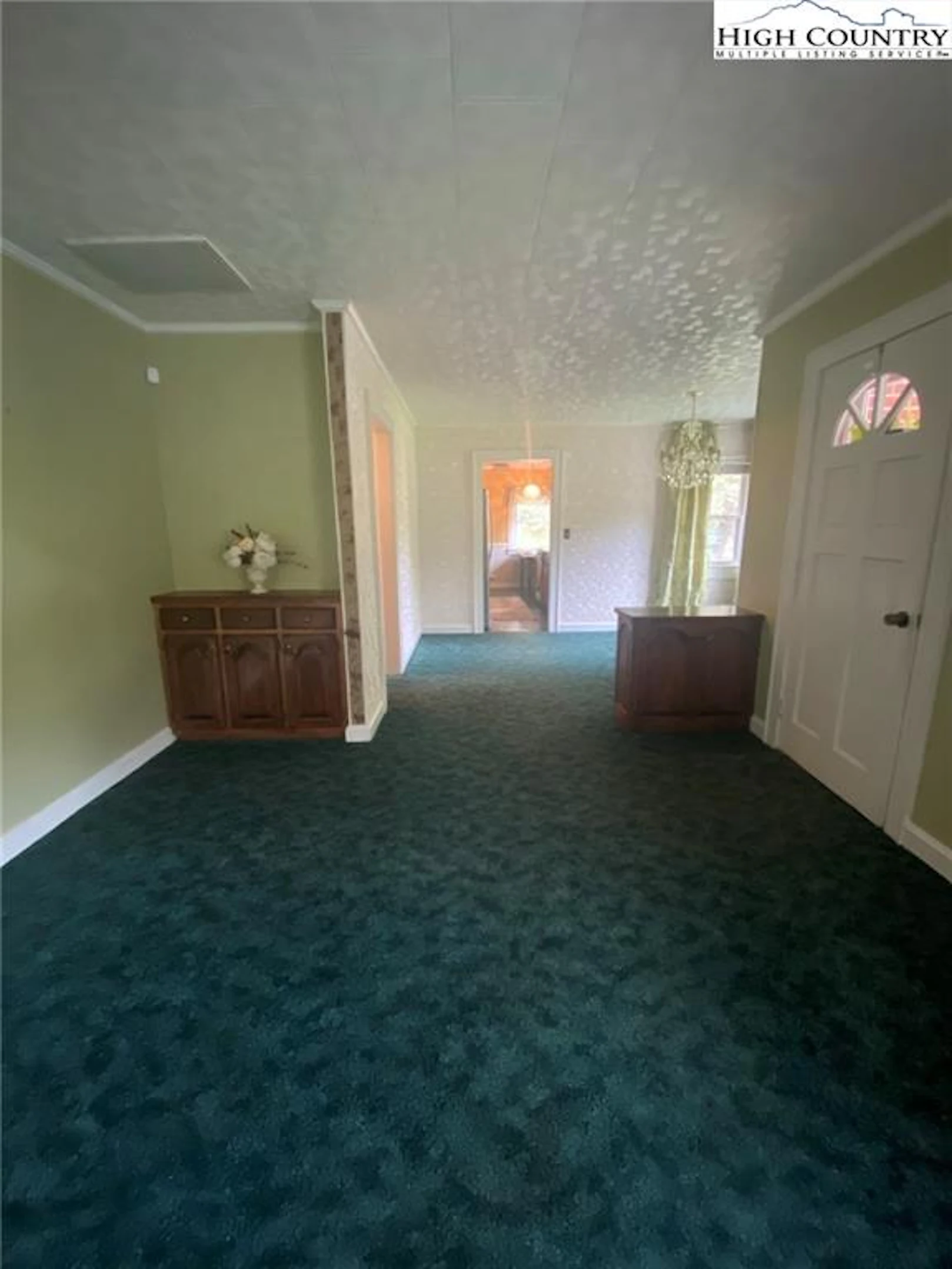 Image number 16 for the current listing