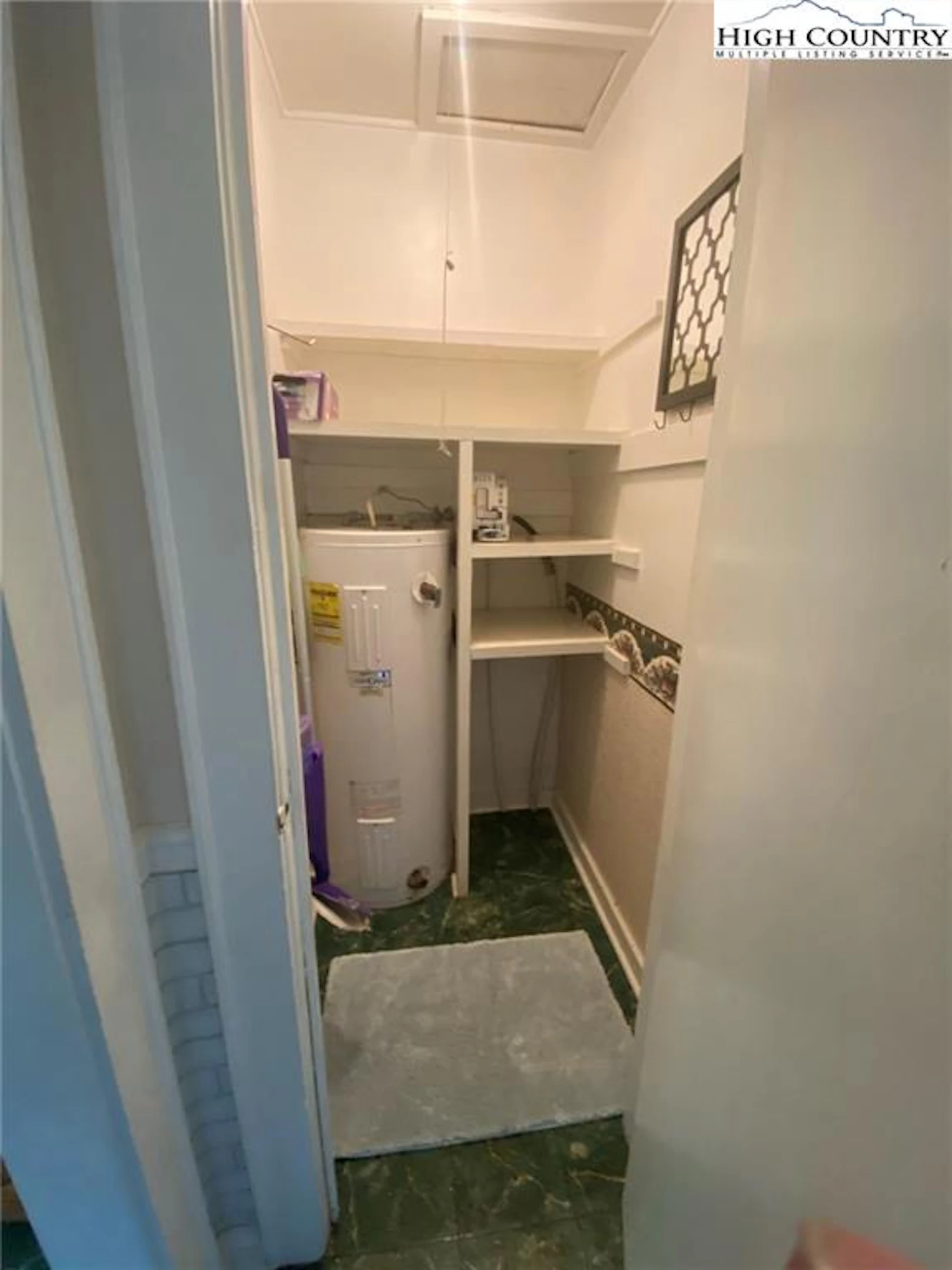 Image number 15 for the current listing