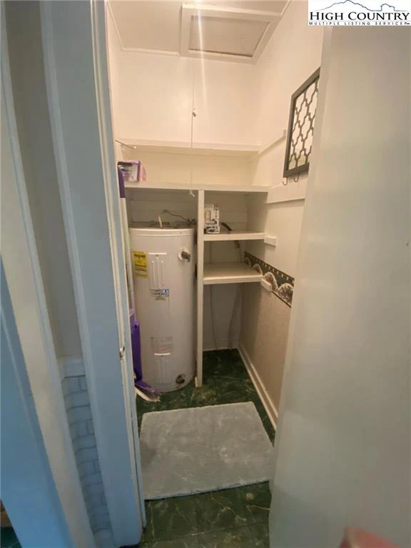 Image number 15 for the current listing