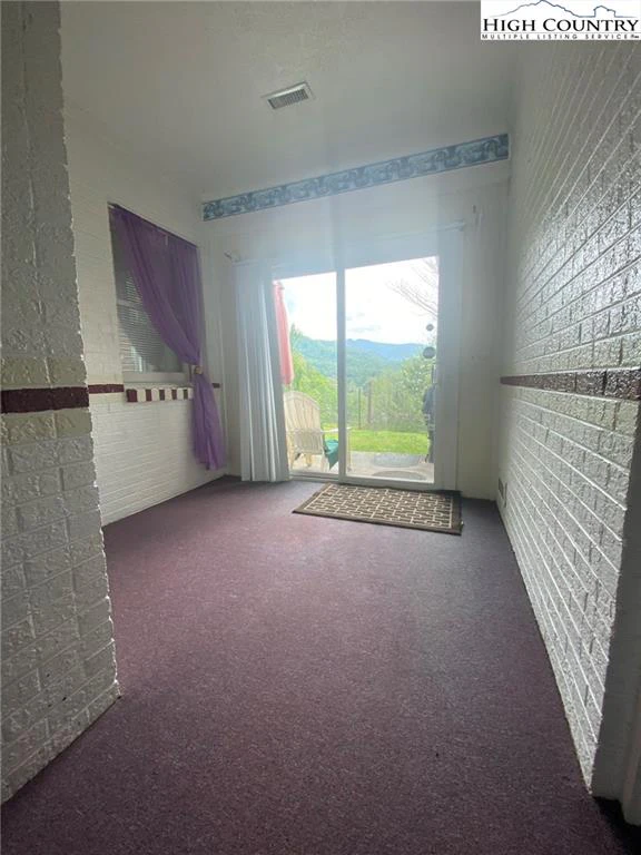 Image number 9 for the current listing