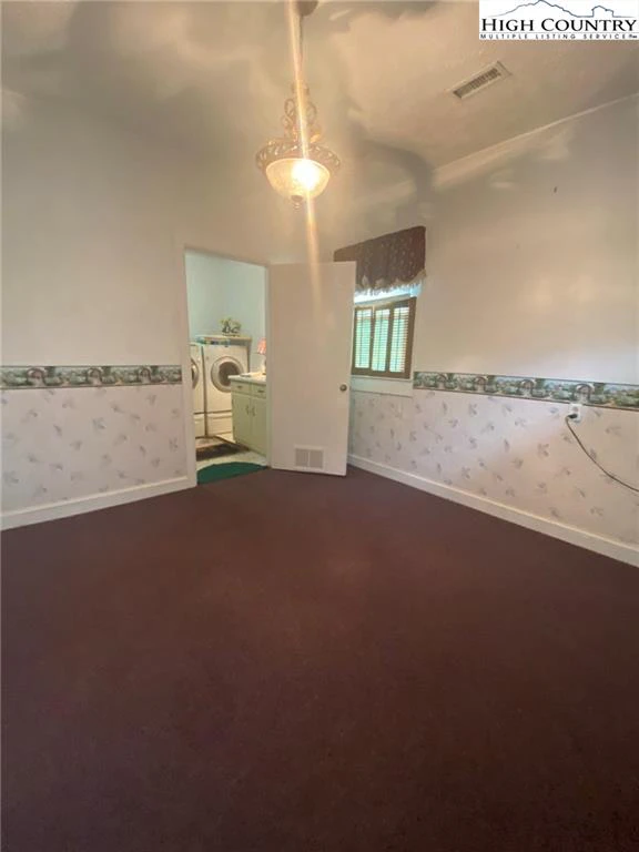 Image number 8 for the current listing