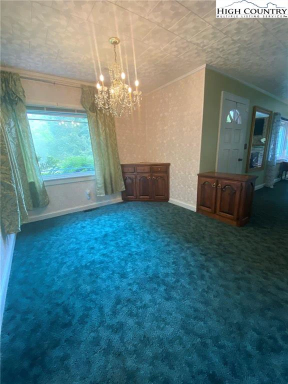 Image number 17 for the current listing