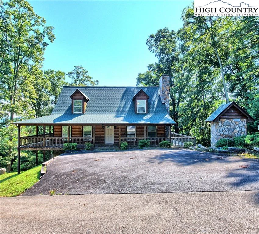 Image number 1 for the current listing