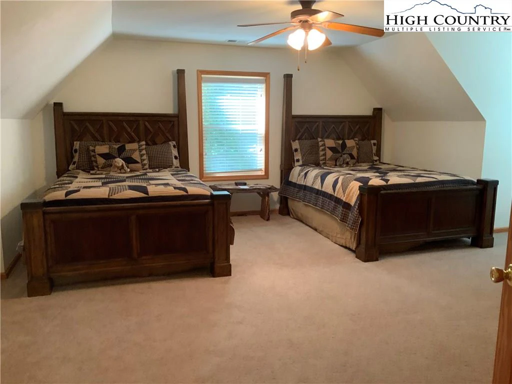 Image number 6 for the current listing