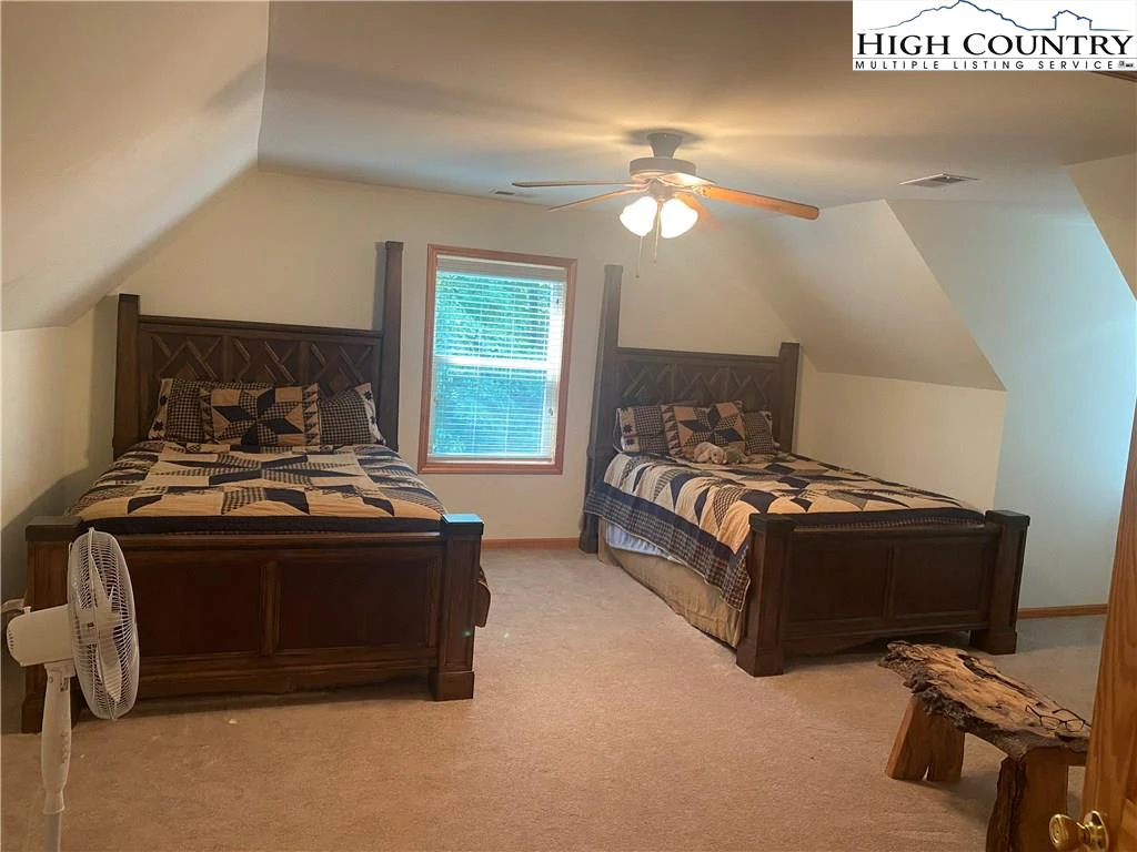 Image number 7 for the current listing