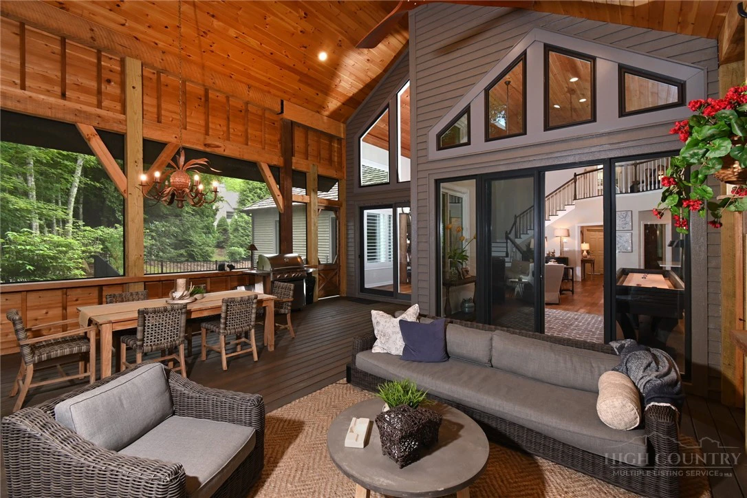 Image number 2 for the current listing