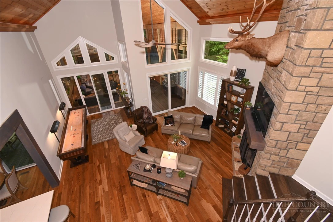 Image number 3 for the current listing
