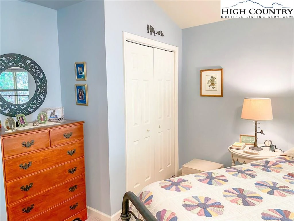 Image number 10 for the current listing