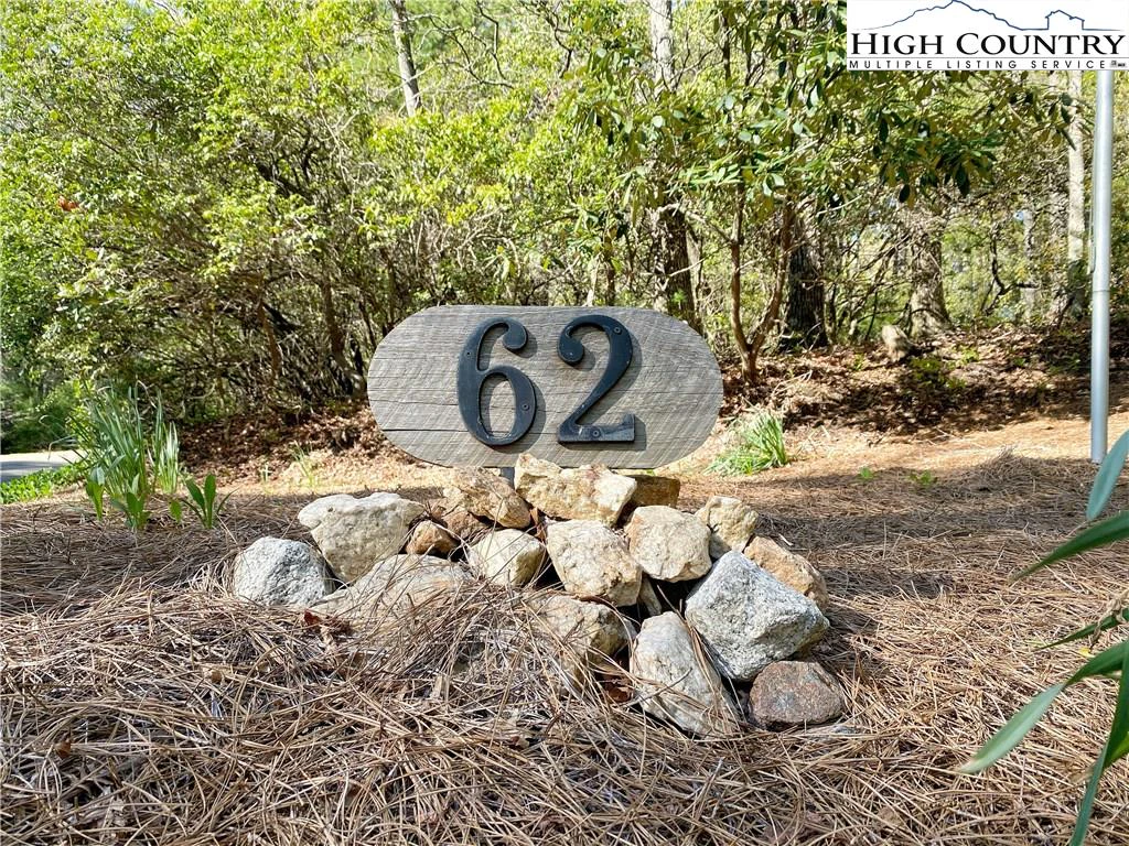 Image number 3 for the current listing