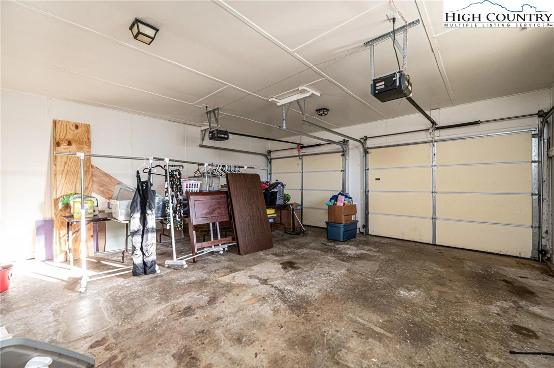 Image number 4 for the current listing