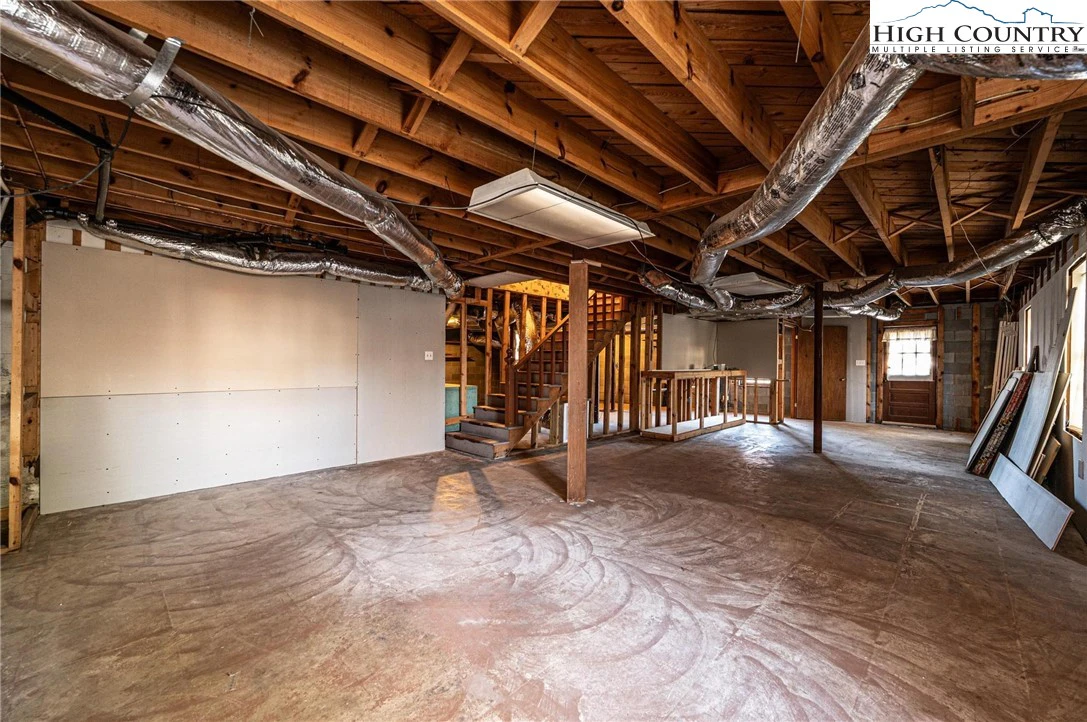 Image number 21 for the current listing