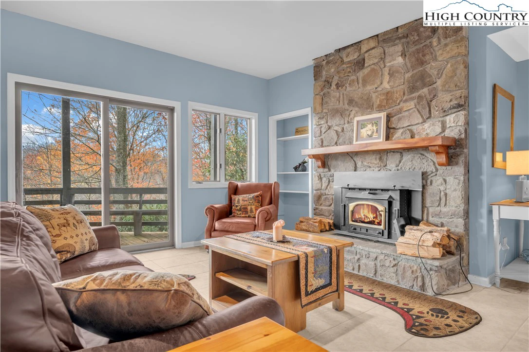 Image number 5 for the current listing