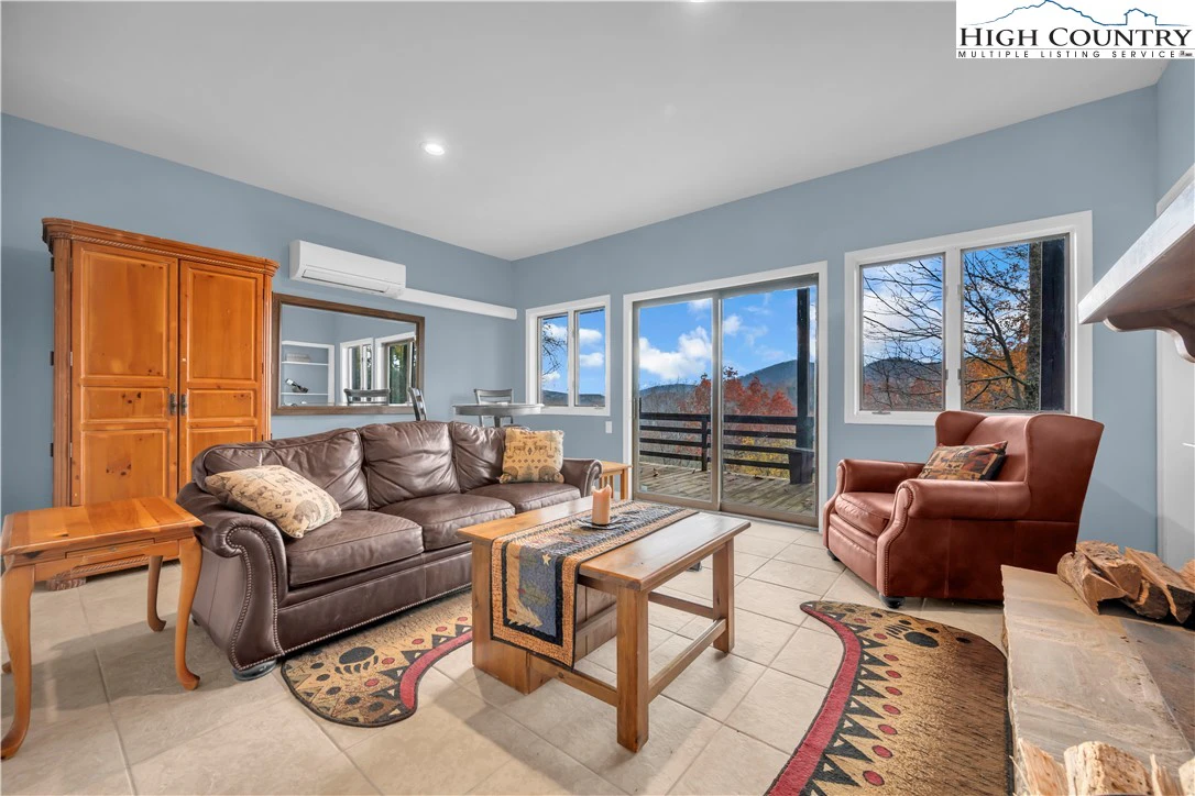 Image number 6 for the current listing