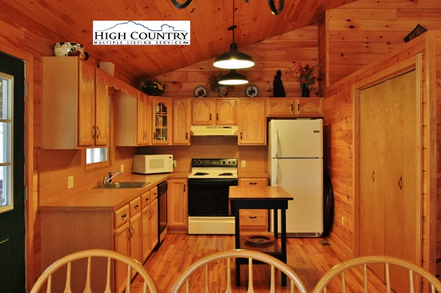 Image number 2 for the current listing