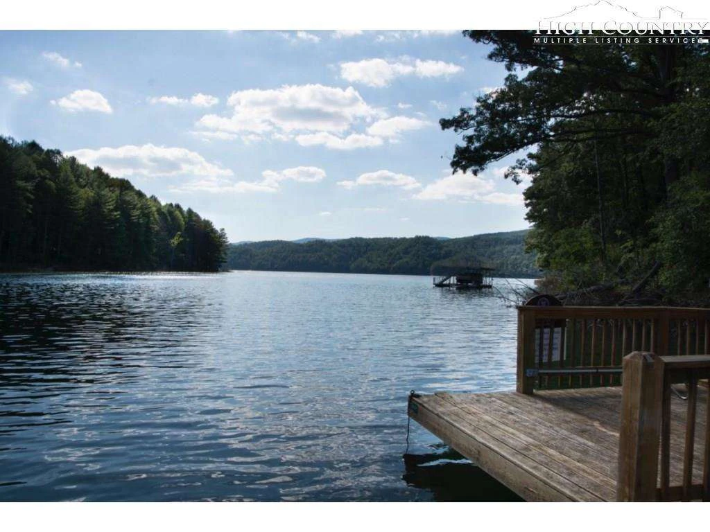 Image number 1 for the current listing