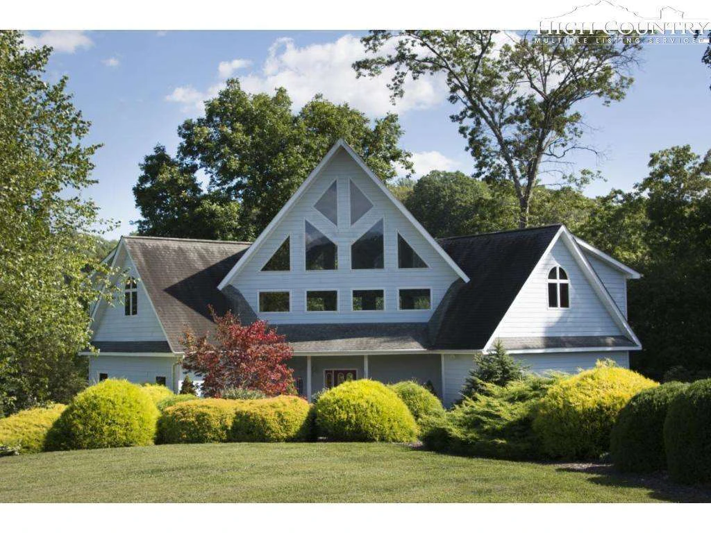 Image number 19 for the current listing