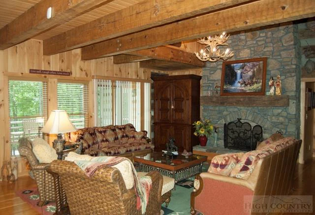 Image number 3 for the current listing