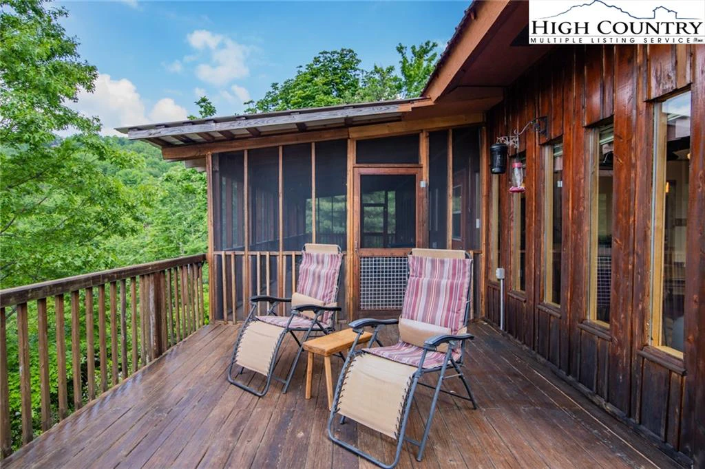 Image number 16 for the current listing