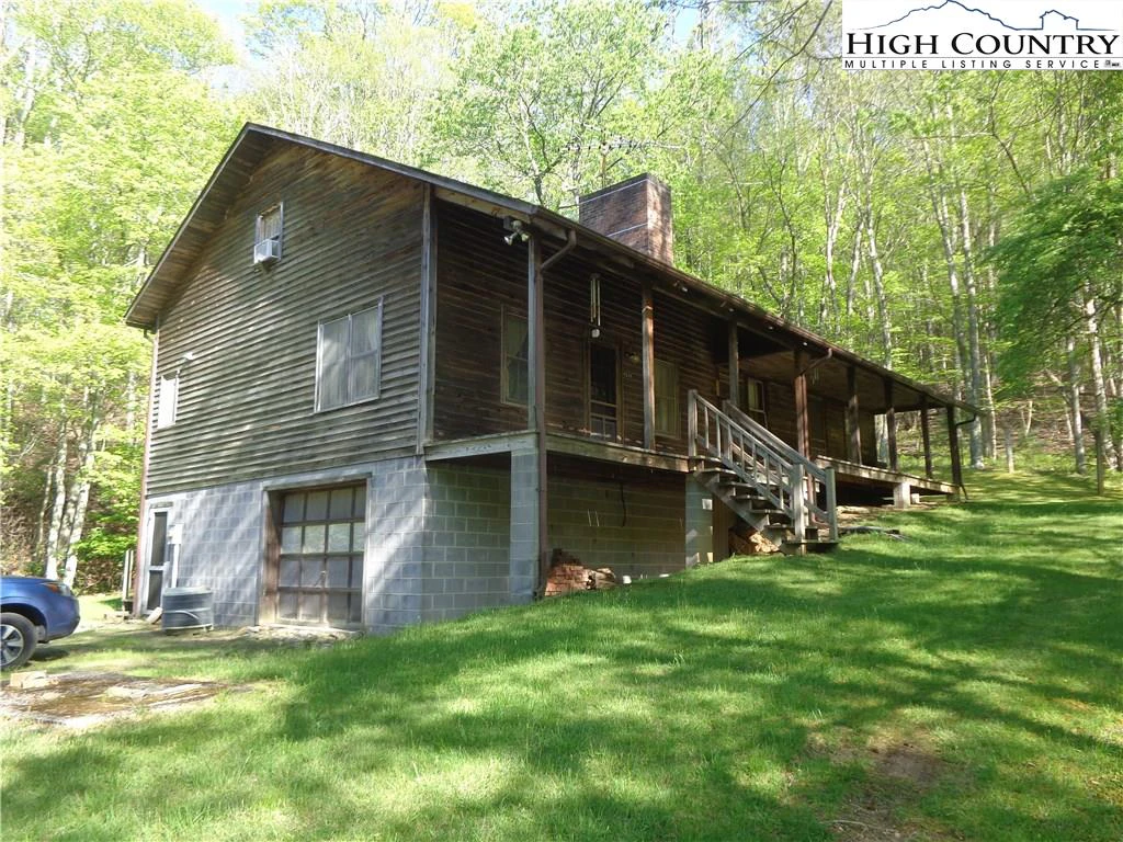 Image number 1 for the current listing