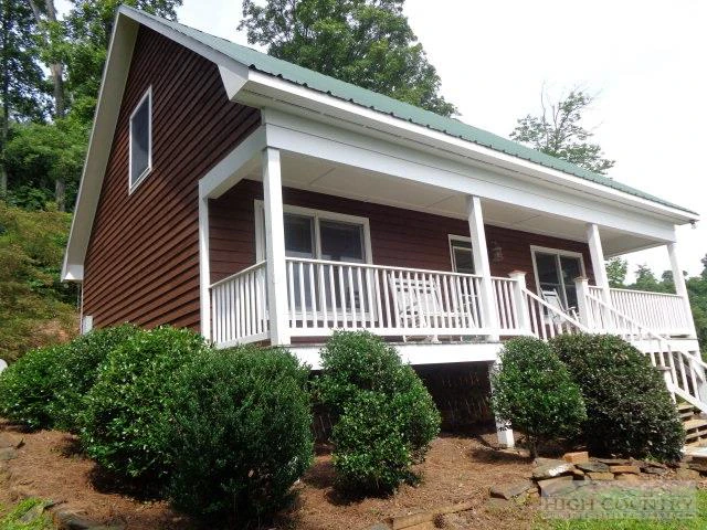 Image number 5 for the current listing