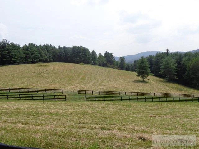 Image number 18 for the current listing