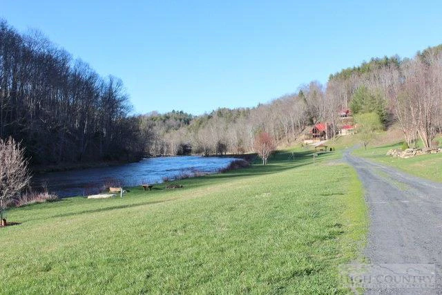 Image number 11 for the current listing