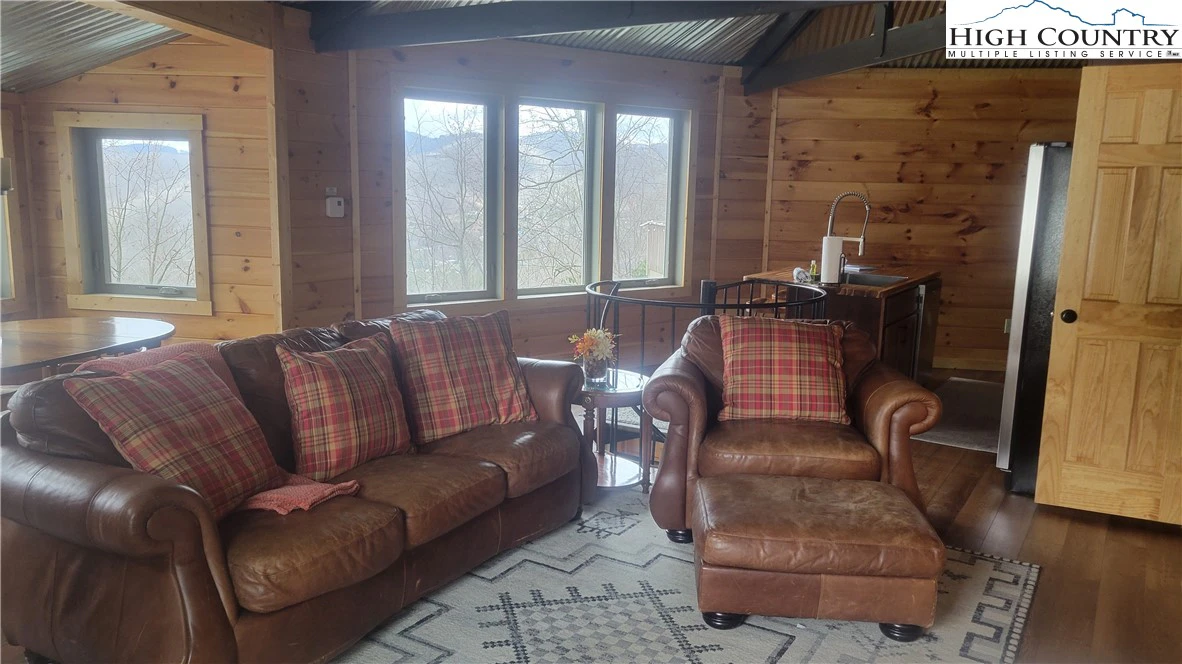 Image number 7 for the current listing