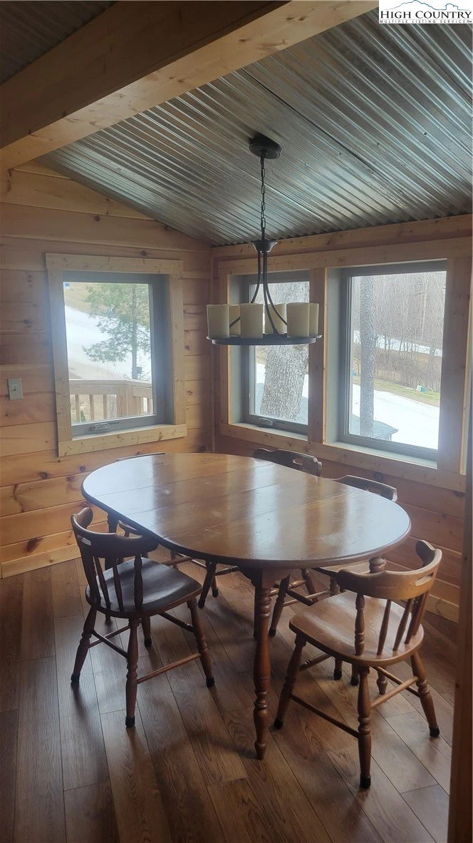 Image number 8 for the current listing
