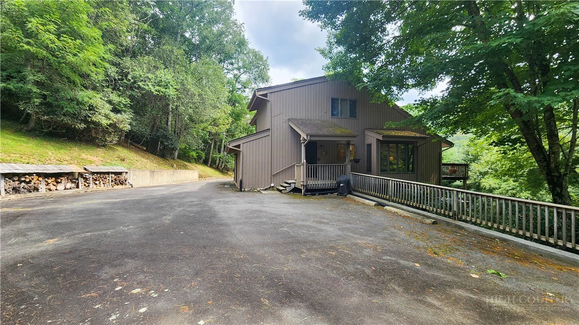 Image number 2 for the current listing