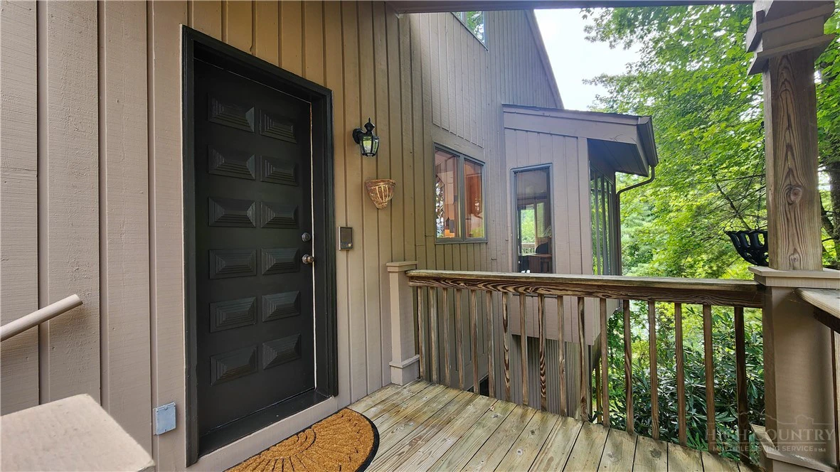 Image number 4 for the current listing
