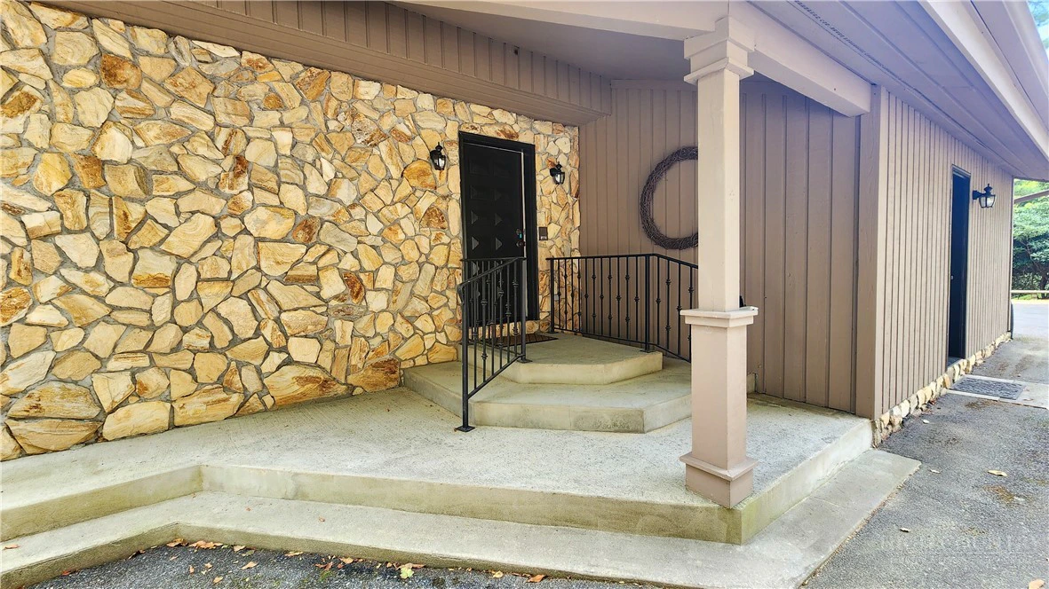 Image number 3 for the current listing