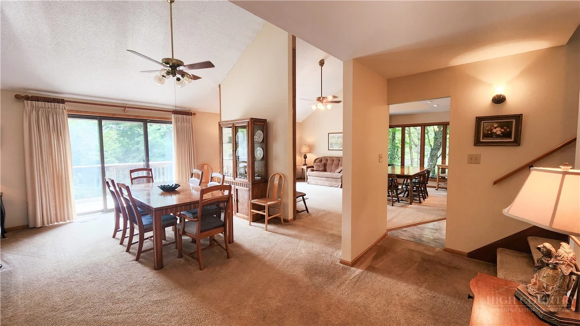 Image number 11 for the current listing
