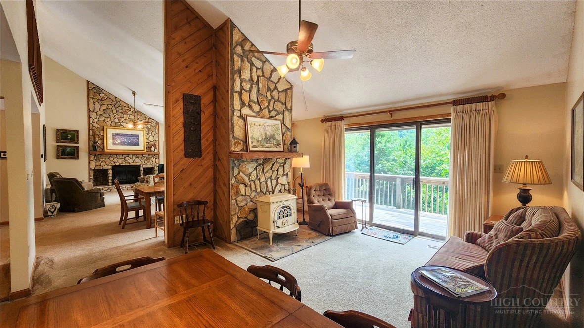 Image number 7 for the current listing