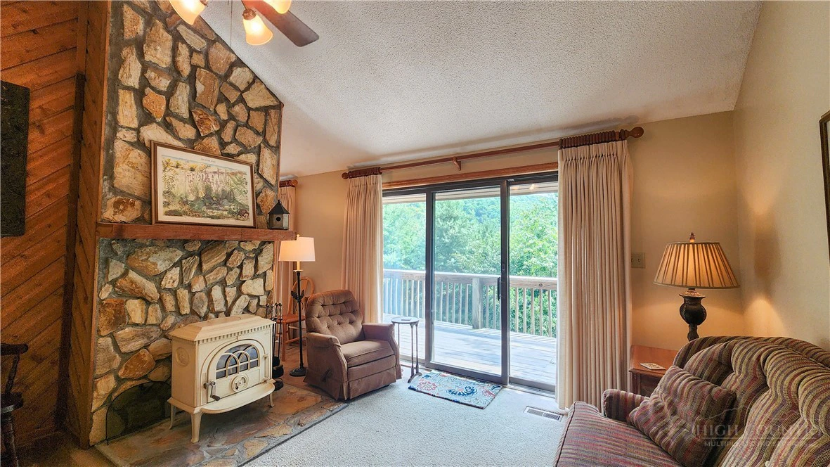 Image number 8 for the current listing
