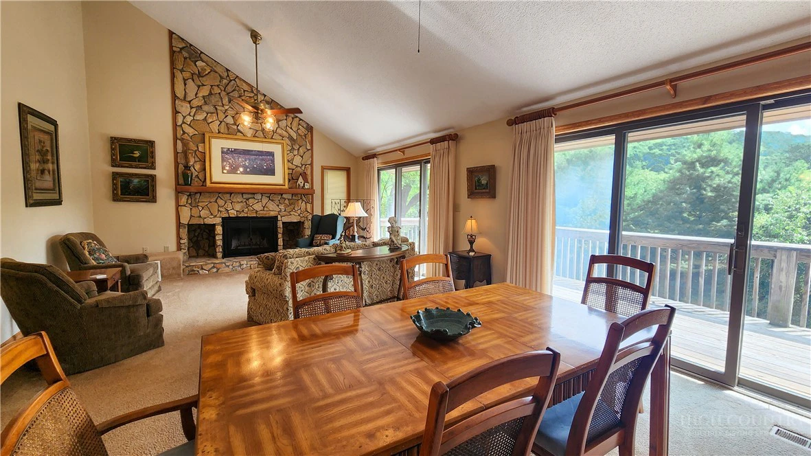 Image number 9 for the current listing