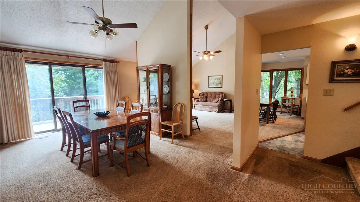 Image number 17 for the current listing