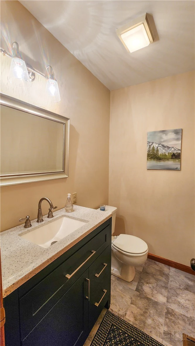 Image number 18 for the current listing