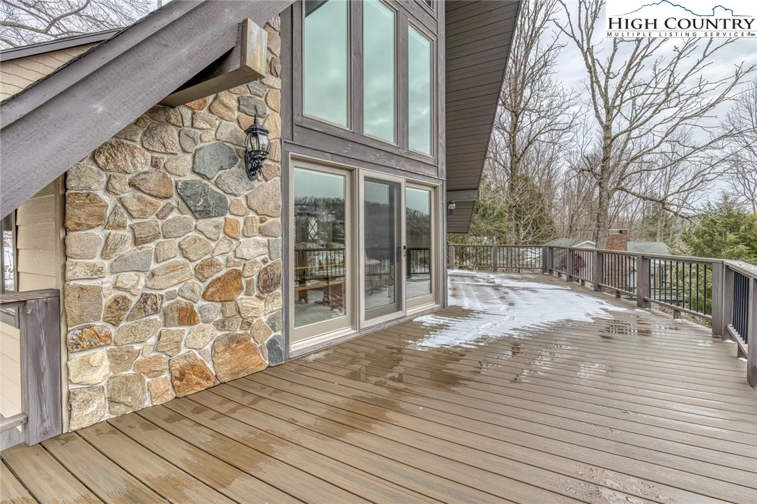 Image number 10 for the current listing