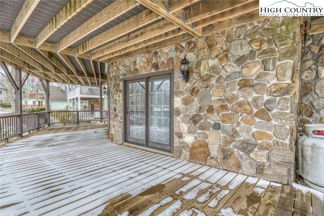 Image number 15 for the current listing