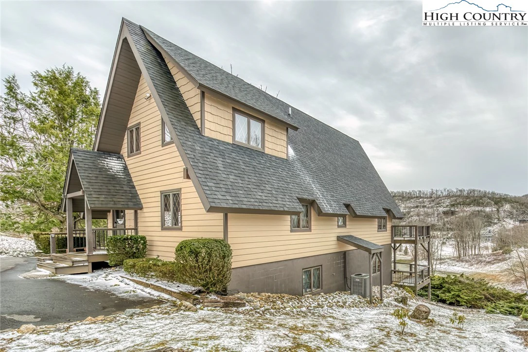 Image number 18 for the current listing