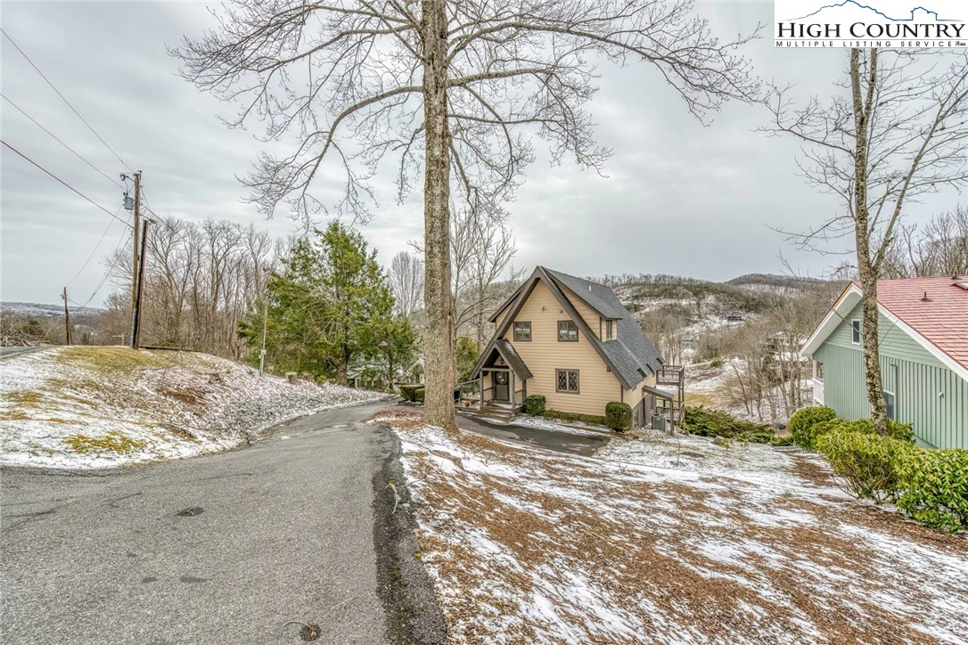 Image number 21 for the current listing