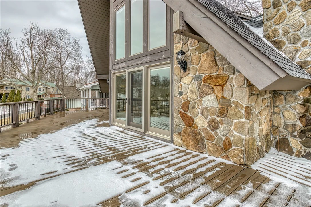 Image number 1 for the current listing