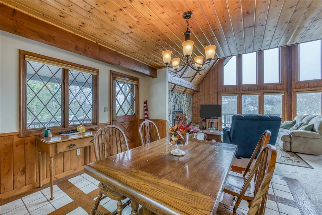 Image number 5 for the current listing