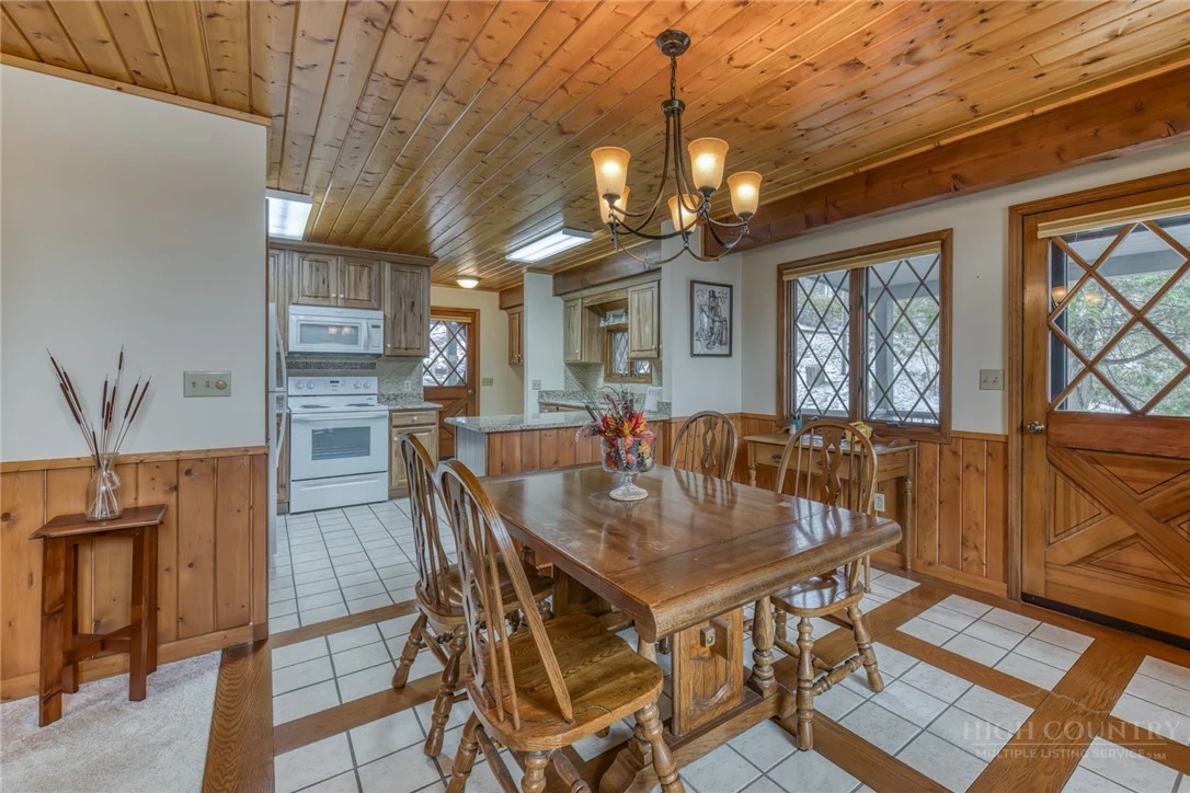 Image number 6 for the current listing