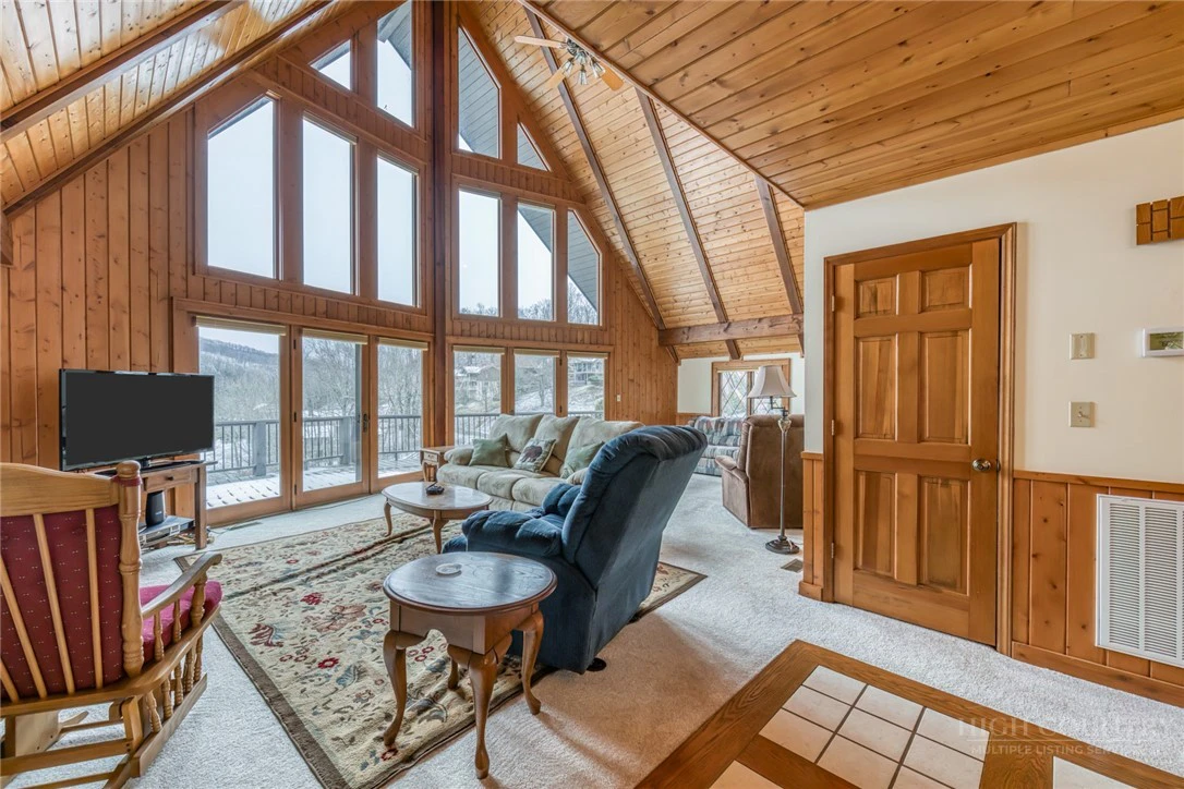 Image number 11 for the current listing