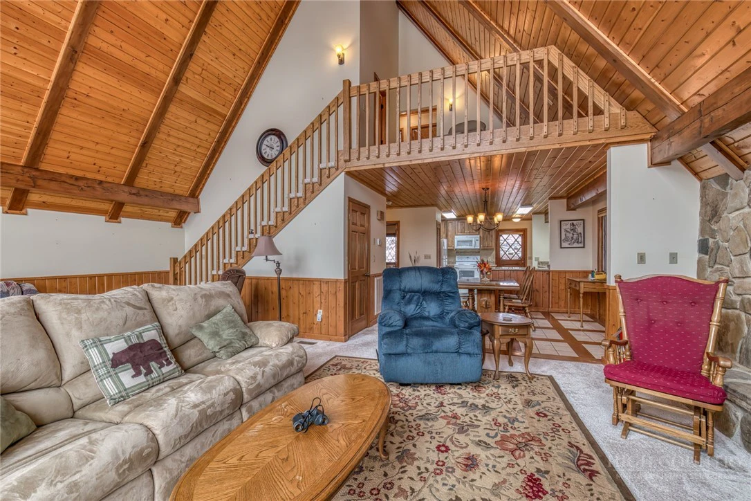 Image number 12 for the current listing