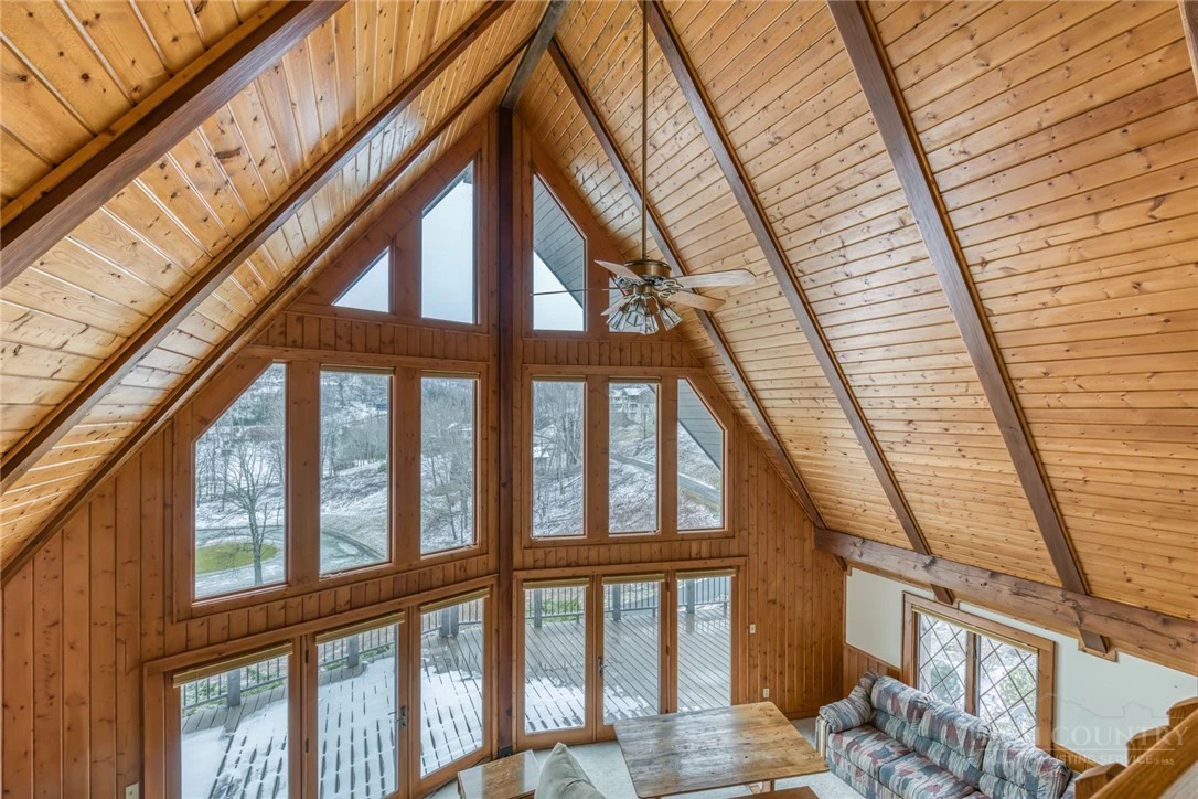 Image number 19 for the current listing