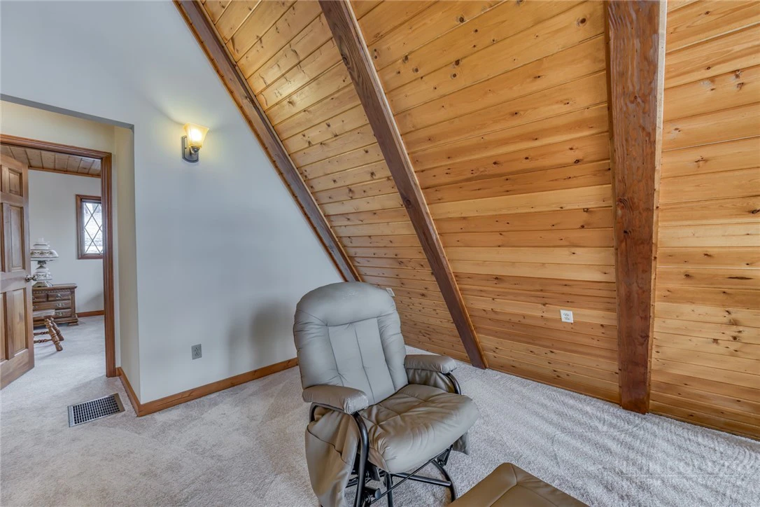 Image number 21 for the current listing